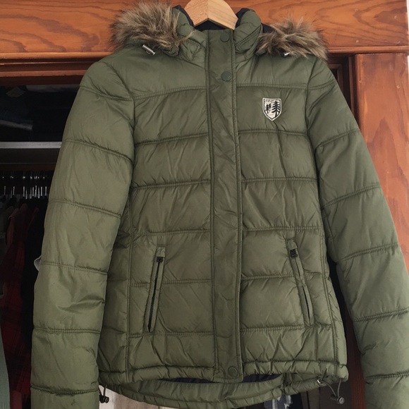 American Eagle Outfitters Jackets & Blazers - American Eagle puffer coat